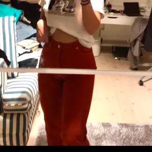 Supersnygga orangea mom jeans💗frakt ingår💗