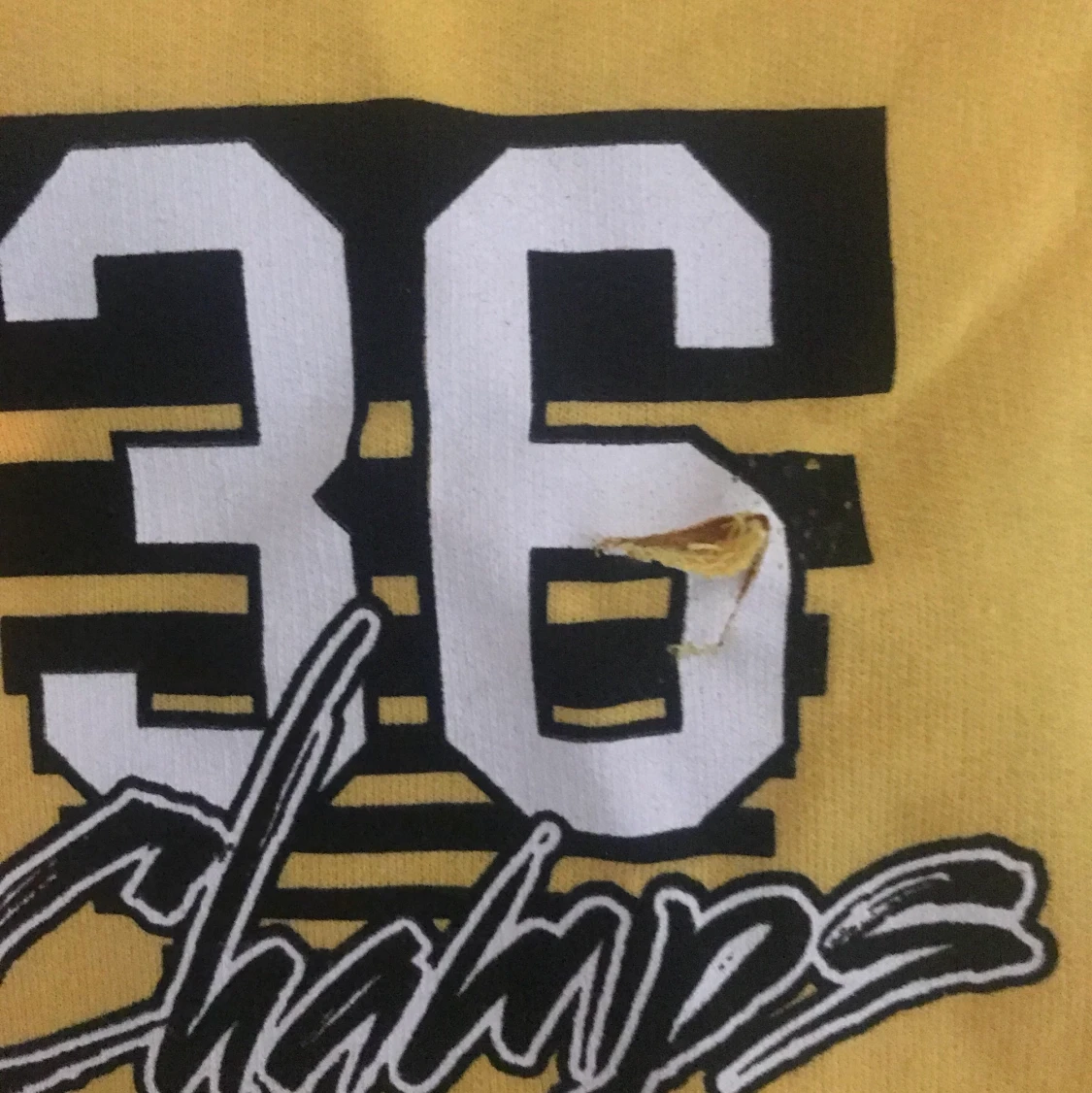 Gul t-shirt/huvtröja  - 91