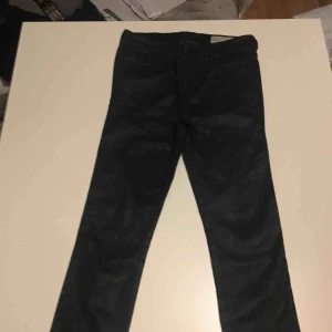  - Diesel skinnbyxor inköpta för 1200 kr säljer för 400kr