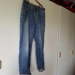 Vintagejeans i storlek w36 l32