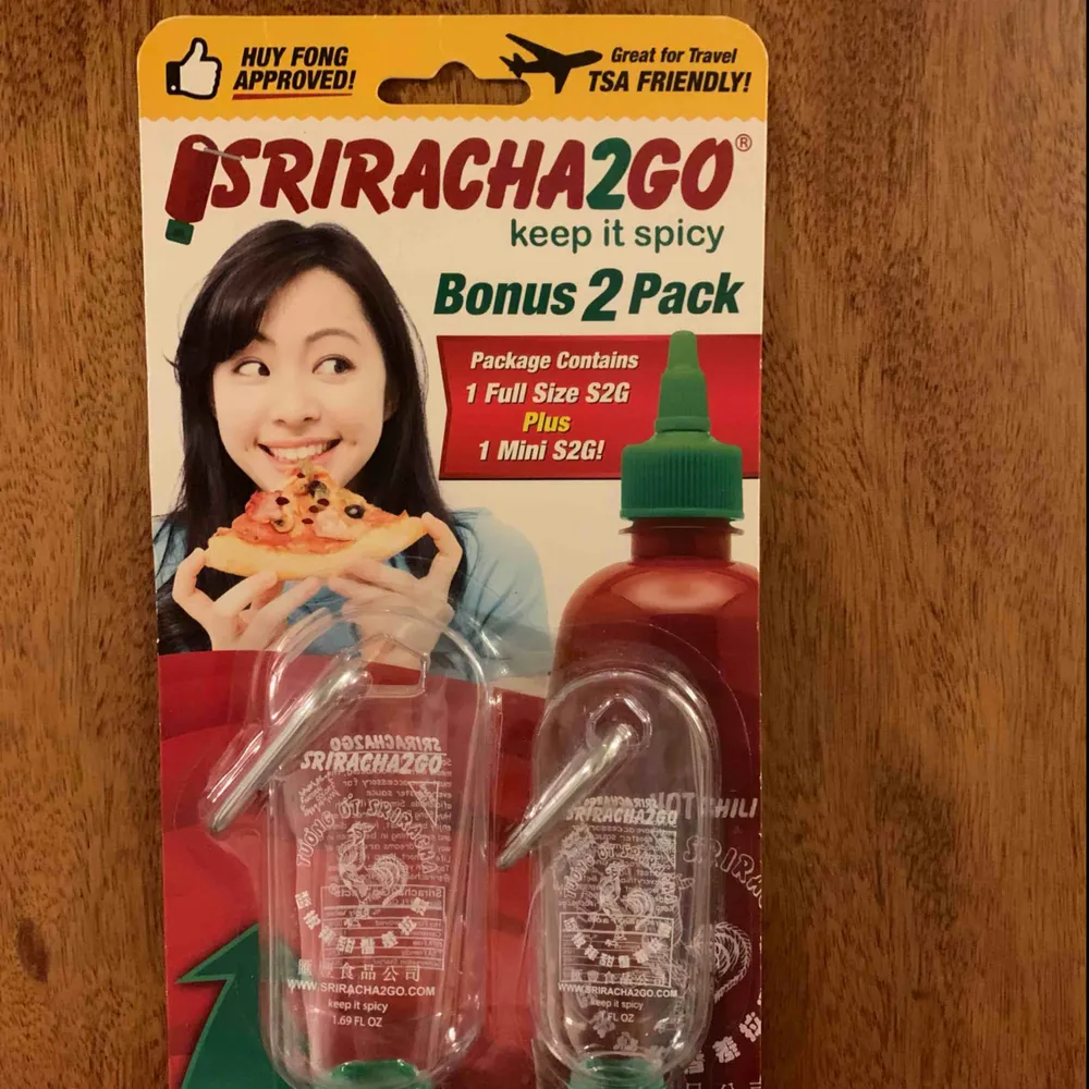 Sriracha2go!  Oöppnad förpackning, köpt på Urban Outfitters!. Accessoarer.