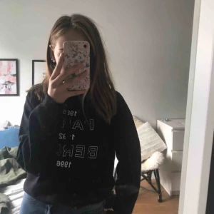  - Hoodie från Gina köpt för 300kr, storlek s men passar xs-s