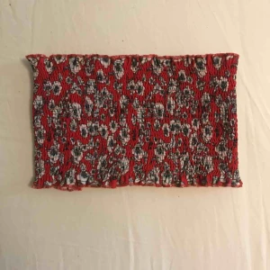  - Top från Bikbok storlek S, knappt använd