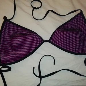  - Bikini överdel, använd en gång annars helt ny. Kan frakta 