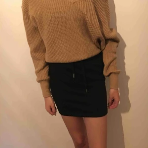  - Svart kjol från New Yorker, aldrig använd. Frakt tillkommer om ej möte i Kalmar