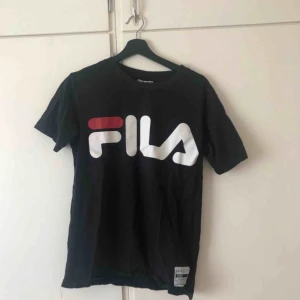  - Snygg tröja från Fila  Köparen står för frakt <3 