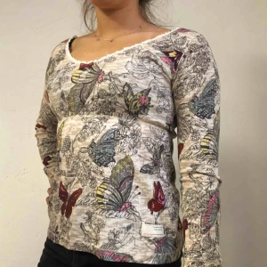  - Mönstrad oddmollytröja. Frakt ingår! 