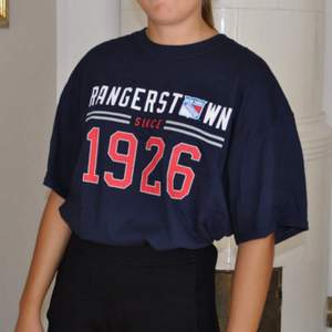 New York Rangers tshirt, storlek XL.🌻