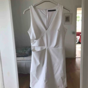  - Jättefin playsuit från Zara. Bara använd en gång då jag köpte fel storlek. 🥰  Är mer som en S än som en M. Frakt ingår 