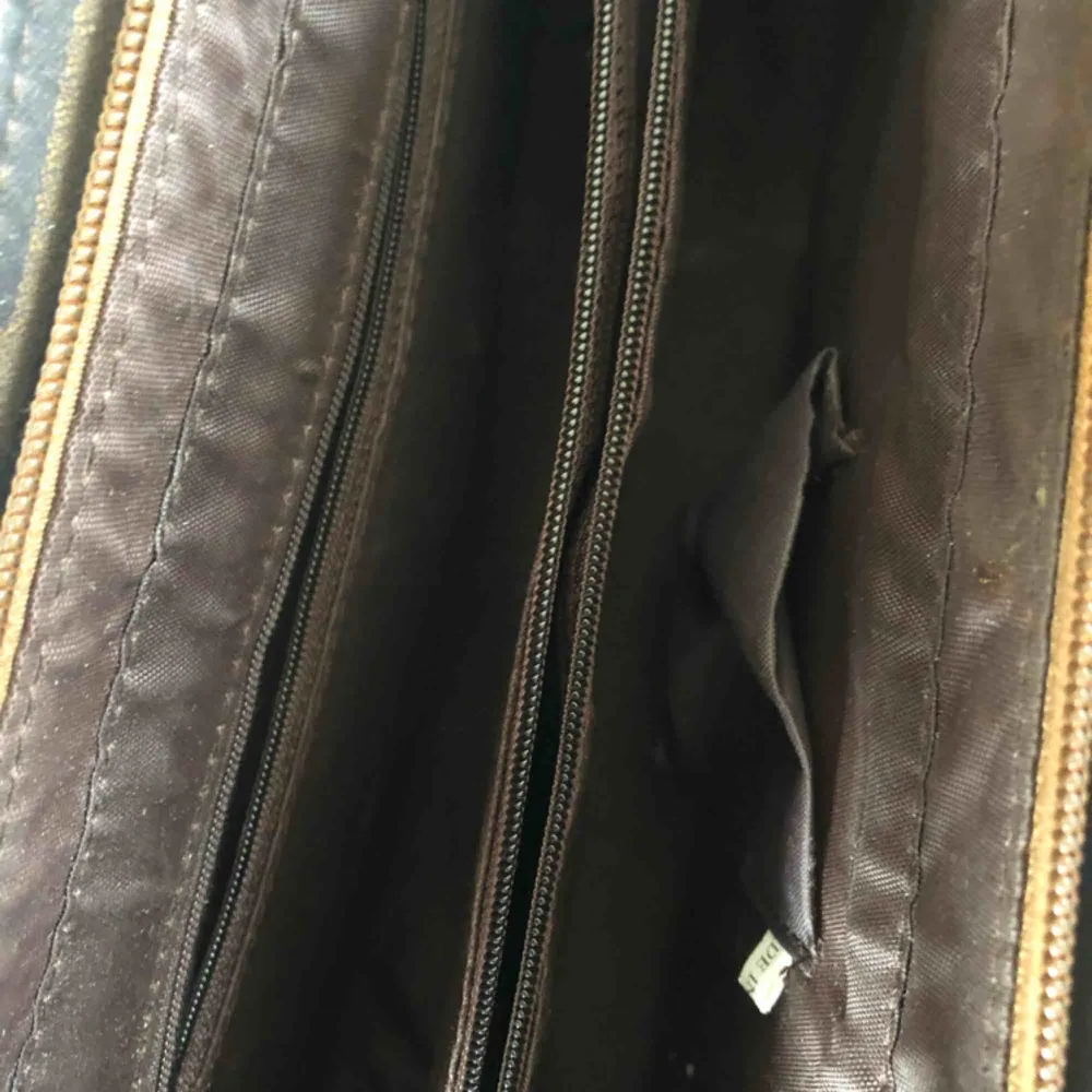 Fin vintage väska! Fendi inspirerat mönster. Skitsnygg!. Väskor.