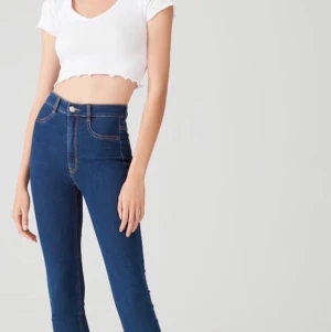 Pull & Bear jeans  - Nästan helt oanvända jeans från Pull & Bear, säljer pga av att dem är lite för små och använder ej. Nypris 200kr säljer för 130kr + frakt 