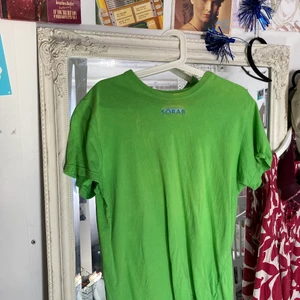 Grön T-shirt  - Säljer denna tröja, frakt 44kr💞💞 hör av dig för frågor eller intresse. Om fler är intresserad blir de budgivning kram😇