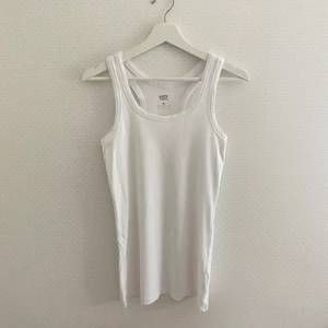 Vitt brottarlinne - Vitt långt linne från Lager 157:) Frakt: 22kr (brev)