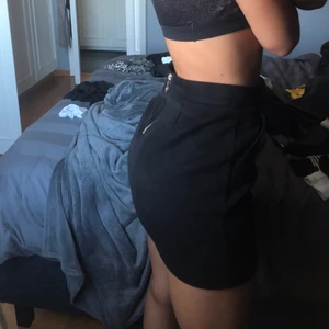 Mocka kjol - Small, använd fåtal gånger. Frakt ingår i priset