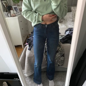 Diesel jeans - Lätt utsvängda jean från diesel. Används ej längre