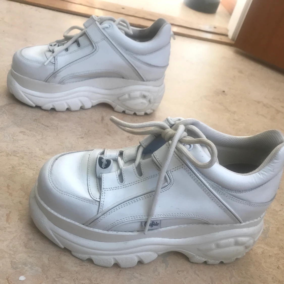 Buffaloskor vita låga stl 39 - 90