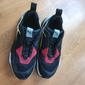 Puma Thunder - Puma thunders köpta på sneakers and stuff. Väldigt sparsamt använda, men saknar skosnören. NyprisNypris- 1400