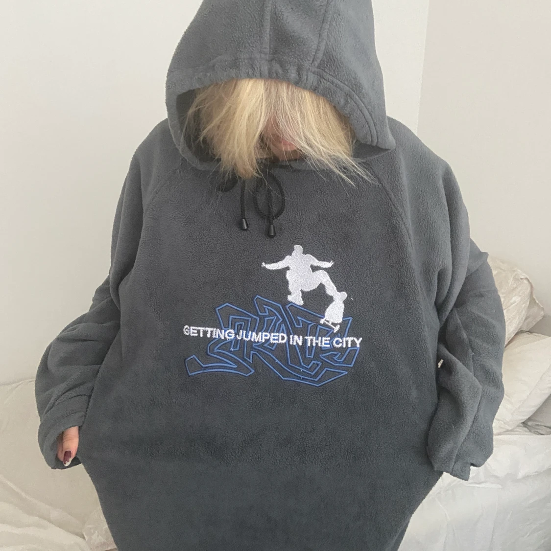 Så skön och cool hoodie med skate motiv✌ - 90
