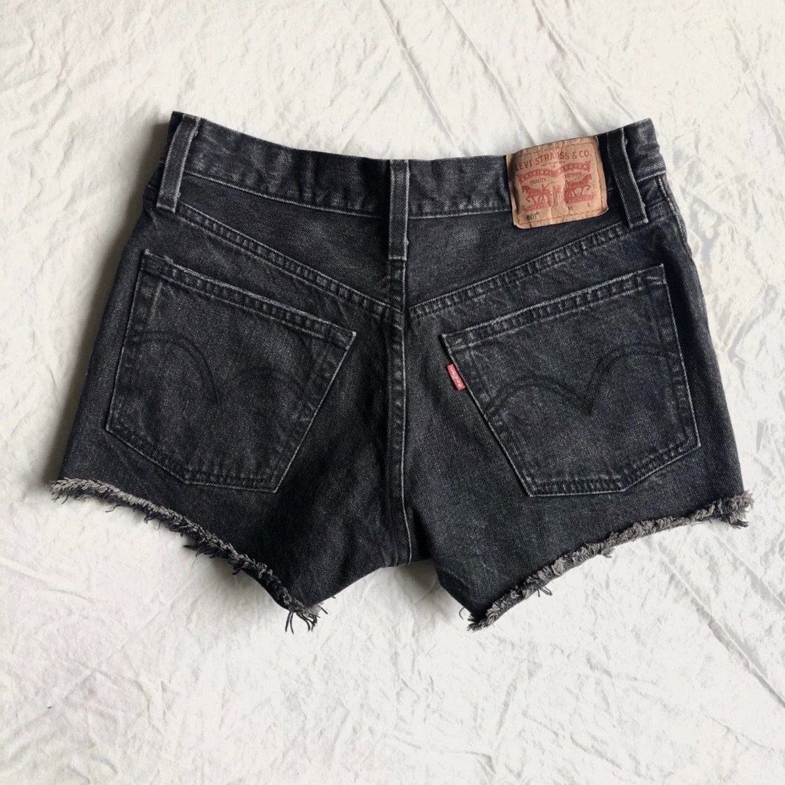 Levi’s shorts mörka svarta storlek W25 - 90