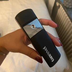 Tanrevel - Helt ny tanrevel maskin, med tillhörande laddningskabel. Aldrig använd då jag av misstag köpte 2st. Pris + frakt 