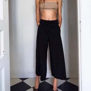 Culottebyxa - Zara - Super fina culottebyxa från Zara. Använd vid 2 tillfällen. 