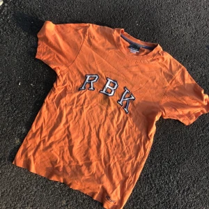 Reebok tshirt - Reebok tshirt! 🎃