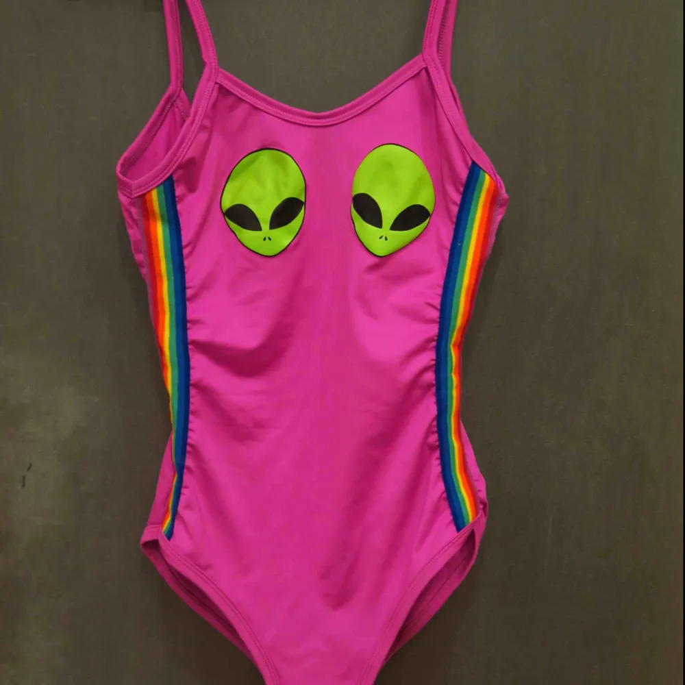 NYTT! Badgirlsfrommars bathing suit 🌈🌈 Strl S 249:-. Övrigt.
