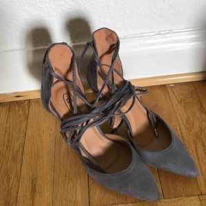  - Säljs pga för små. Frakt tillkommer 