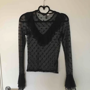  - Svin SNYGG genomskinlig topp! Storlek XS, 70 kr inklusive frakt. 🌸🌸🌸🌸 fraktar inom 24 timmar 