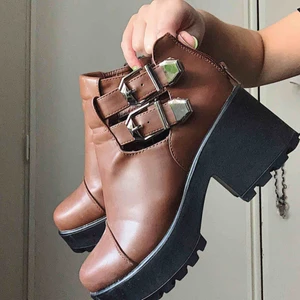  - Skor från Koi Footwear. Använda typ 2 ggr. Frakt 90kr. ❤️