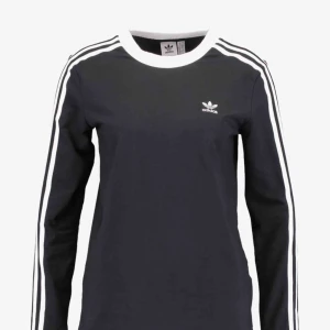  - Snygg och fräsch adidas tröja✨