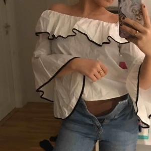  - Blus från zara, vida armar, kroppad