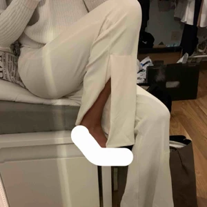  - ”Kostymbyxor” från Nelly, jättefina men tyvärr lite stora för mig. 