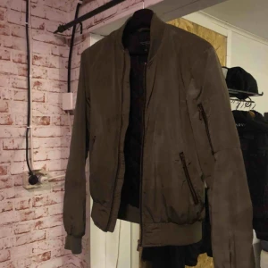  - Använt 2 gånger Militärgrön Xs