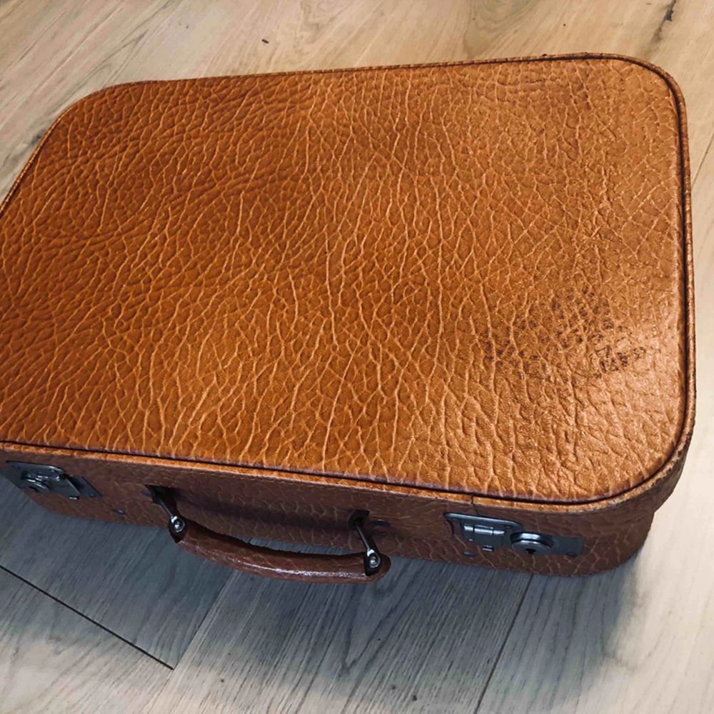 Cool retro resväska! Perfekt f | Plick Second Hand