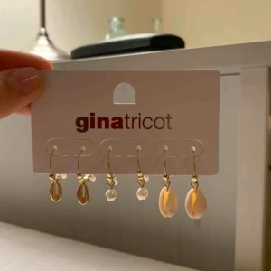  - Fina sommar örhängen från gina tricot för 30kr + 18kr frakt. Aldrig använda.