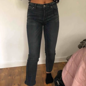  - Sköna fina jeans Aldrig använd men prislapp av