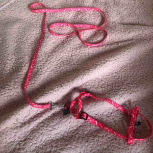  - Rosa sele till små djur 