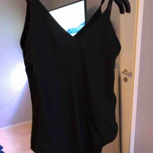  - Ribbadbody Hämtas i Söråker eller står köparen för frakten  Har swish 