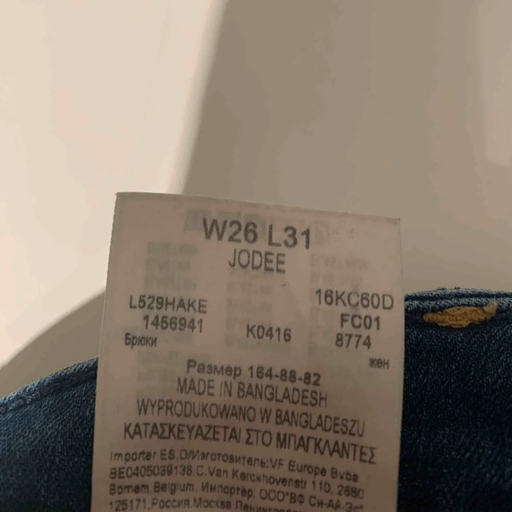 Snygga Lee jeans i bra kvalite. Midja: 26, Längd: 31. Jeans & Byxor.