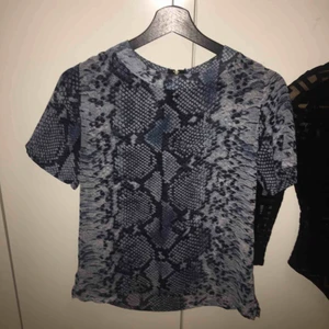  - Säljer denna fina toppen som är använd två gånger säljer pga att den aldrig kommer till användning<3