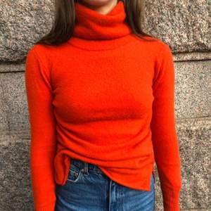 CASHMERE sweater, great color! Super warm and soft, thin enough to layer