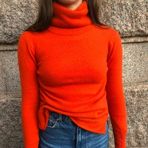  - CASHMERE sweater, great color! Super warm and soft, thin enough to layer