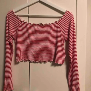  - Söt singoallatopp i strl M från bikbok ❤️ Använd ett fåtal gånger och är i perfekt skick! 