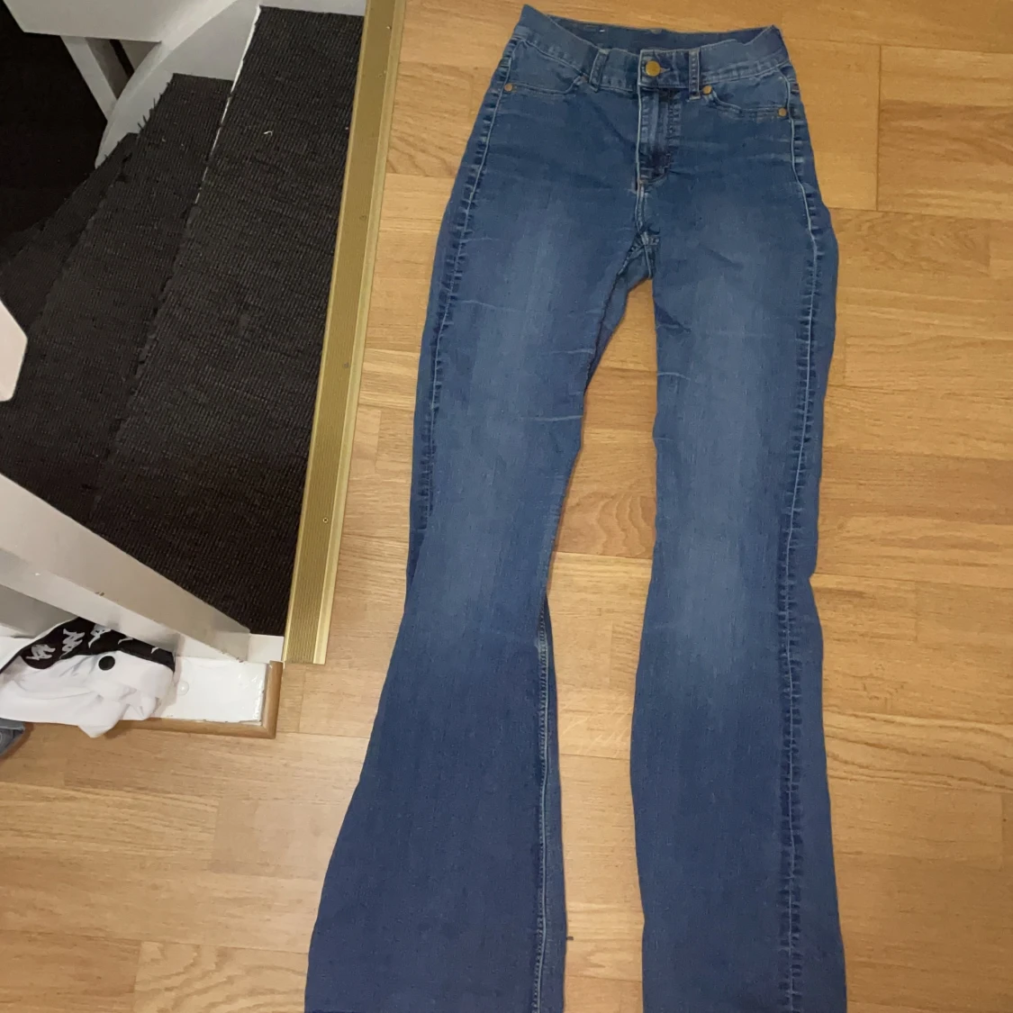 Utsvängda jeans