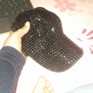 H - Min fina keps den kommer inte längre till användning köppte den från glitter för 130