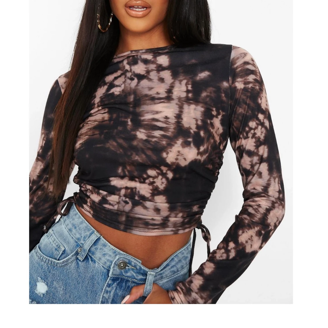 Långärmad crop top, batik mönste, rysh