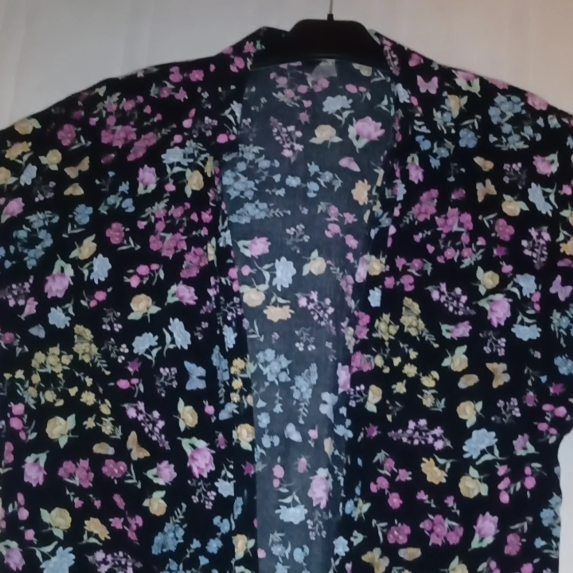 Blus med blommor - 90