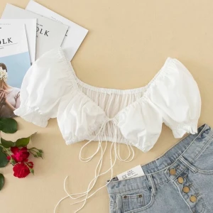 Superfin blus - Råkade beställa 2 stycken...😂 har även en i svart som jag kan sälja! En för 150kr, båda för 250kr! ❤️köpare står för frakt