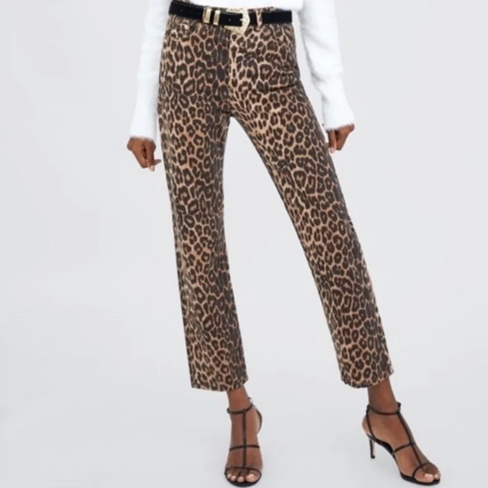 Aldrig använda leopard jeans från Zara. Jeans & Byxor.